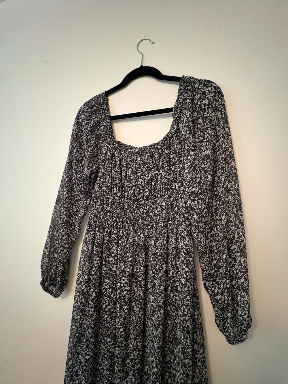 Black Floral Smocked Long Sleeve Midi Dress Small - Picture 3 of 10